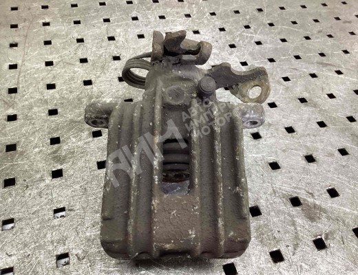 Суппорт задний правый Volkswagen Passat B5 (3B) 1996-2000  Volkswagen Passat Passat B5 (3B) 1996-2000