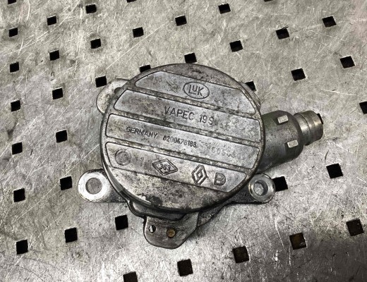 Насос вакуумный Renault Master II 1998-2010  Renault Master Master II 1998-2010
