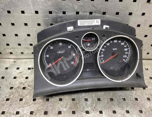 Щиток приборов (приборная панель) Opel Astra H 2004-2007  Opel Astra Astra H 2004-2007