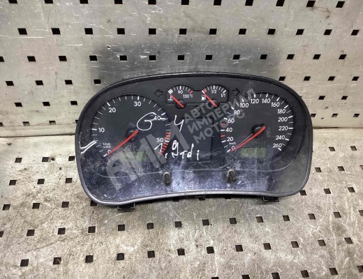 Щиток приборов (приборная панель) Volkswagen Golf IV (1J) 1997-2004  Volkswagen Golf Golf IV (1J) 1997-2004
