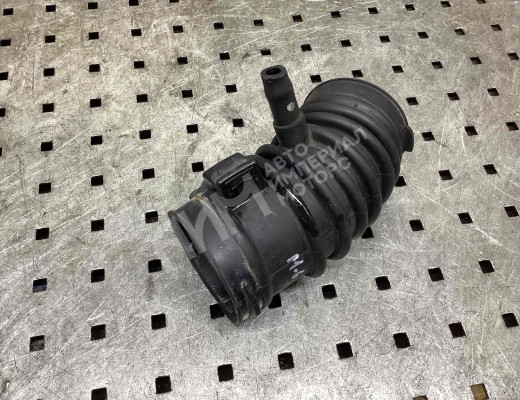 Патрубок воздушного фильтра Mazda 6 I (GG) 2005-2007 рестайлинг  Mazda 6 6 I (GG) 2005-2007 рестайлинг