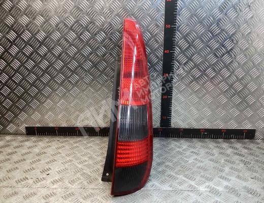 Фонарь задний правый Ford Fiesta V 2001-2008  Ford Fiesta Fiesta V 2001-2008