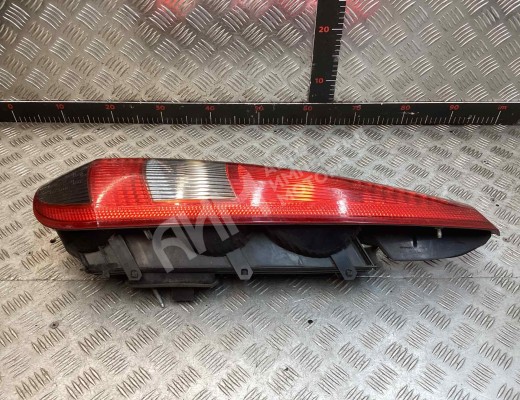 Фонарь задний правый Ford Fiesta V 2001-2008  Ford Fiesta Fiesta V 2001-2008