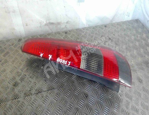 Фонарь задний правый Ford Fiesta V 2001-2008  Ford Fiesta Fiesta V 2001-2008