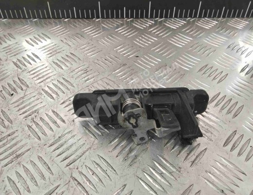 Ручка крышки багажника Mazda 3 I (BK) 2003-2009  Mazda 3 3 I (BK) 2003-2009