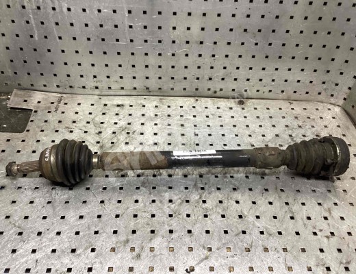 Полуось передняя правая (приводной вал, ШРУС) Volkswagen Caddy II (9K) 1995-2003  Volkswagen Caddy Caddy II (9K) 1995-2003