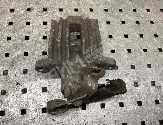 Суппорт задний левый Volkswagen Passat B5 (3B) 1996-2000  Volkswagen Passat Passat B5 (3B) 1996-2000