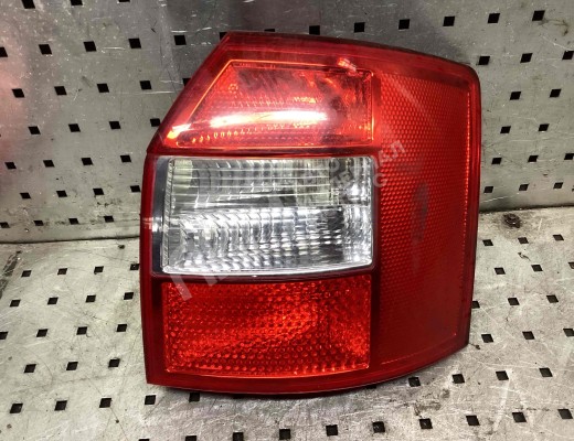 Фонарь задний правый Audi A4 B6 (8EC, 8E5) 2000-2004  Audi A4 A4 B6 (8EC, 8E5) 2000-2004