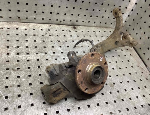 Кулак поворотный правый Audi A4 B5 (8D) 1994-1999  Audi A4 A4 B5 (8D) 1994-1999