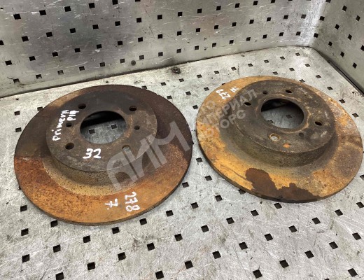 Диск тормозной задний Nissan Primera II (P11) 1996-2002  Nissan Primera Primera II (P11) 1996-2002