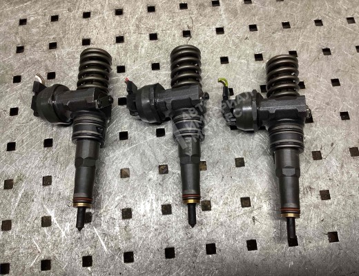 Форсунка Skoda Fabia I (6Y) 2004-2007 рестайлинг  Skoda Fabia Fabia I (6Y) 2004-2007 рестайлинг