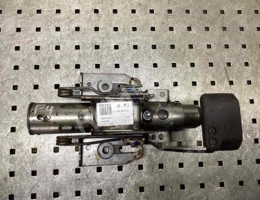 Рулевая колонка Volkswagen Golf IV (1J) 1997-2004  Volkswagen Golf Golf IV (1J) 1997-2004