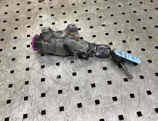 Замок зажигания Volkswagen Golf IV (1J) 1997-2004  Volkswagen Golf Golf IV (1J) 1997-2004