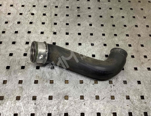 Патрубок турбины Skoda Octavia A4 Tour (1U) 2000-2010 рестайлинг  Skoda Octavia Octavia A4 Tour (1U) 2000-2010 рестайлинг