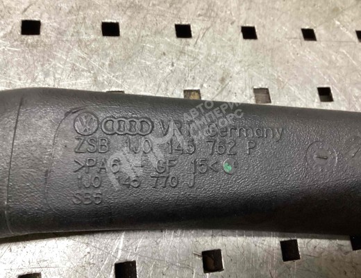 Патрубок интеркулера Skoda Octavia A4 Tour (1U) 2000-2010 рестайлинг  Skoda Octavia Octavia A4 Tour (1U) 2000-2010 рестайлинг