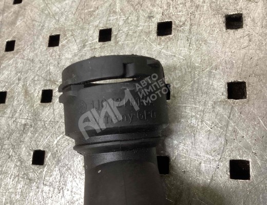 Фланец (тройник) системы охлаждения Skoda Octavia A4 Tour (1U) 2000-2010 рестайлинг  Skoda Octavia Octavia A4 Tour (1U) 2000-2010 рестайлинг