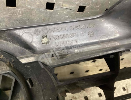 Решетка радиатора Volkswagen Golf V (1K) 2004-2009  Volkswagen Golf Golf V (1K) 2004-2009