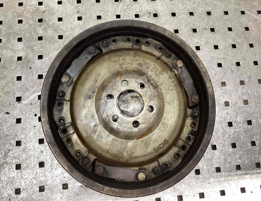 Комплект сцепления Volkswagen Golf IV (1J) 1997-2004  Volkswagen Golf Golf IV (1J) 1997-2004