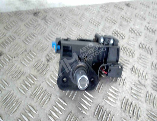 Кнопка открытия багажника Opel Meriva A 2002-2006  Opel Meriva Meriva A 2002-2006