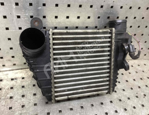 Интеркулер Volkswagen Golf IV (1J) 1997-2004  Volkswagen Golf Golf IV (1J) 1997-2004