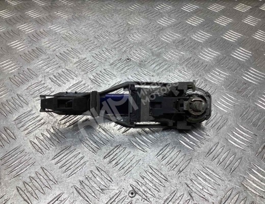 Ручка наружная передняя левая Volkswagen Passat B5 (3B) 1996-2000  Volkswagen Passat Passat B5 (3B) 1996-2000