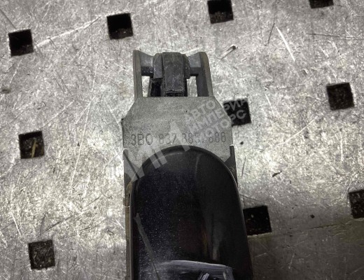 Ручка наружная передняя левая Volkswagen Passat B5+ (3B) 2000-2005 рестайлинг  Volkswagen Passat Passat B5+ (3B) 2000-2005 рестайлинг