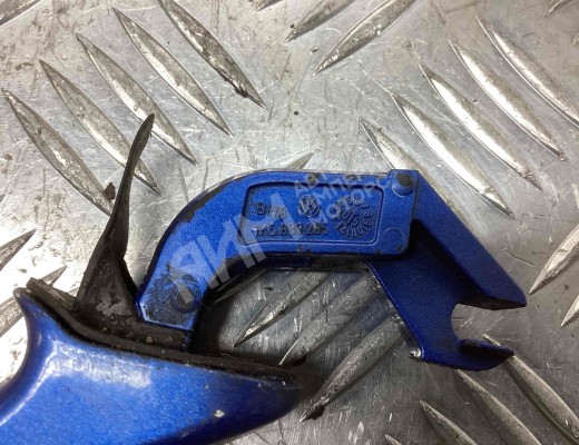 Ручка наружная передняя правая Volkswagen Golf V (1K) 2004-2009  Volkswagen Golf Golf V (1K) 2004-2009