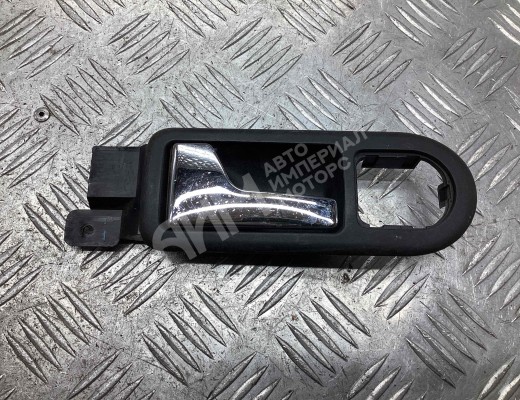 Ручка внутренняя передняя левая Volkswagen Golf IV (1J) 1997-2004  Volkswagen Golf Golf IV (1J) 1997-2004