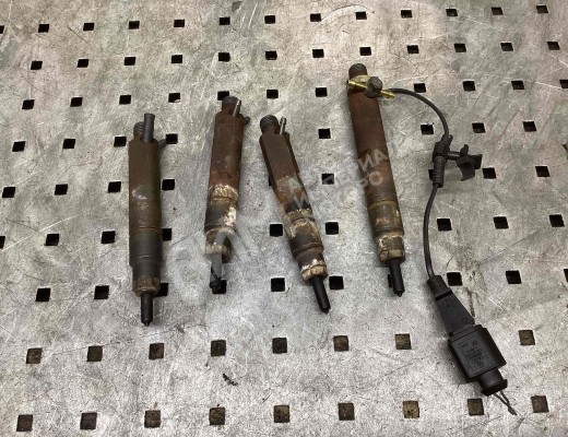 Форсунка Skoda Octavia A4 Tour (1U) 2000-2010 рестайлинг  Skoda Octavia Octavia A4 Tour (1U) 2000-2010 рестайлинг