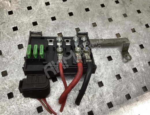 Блок предохранителей Volkswagen Golf IV (1J) 1997-2004  Volkswagen Golf Golf IV (1J) 1997-2004