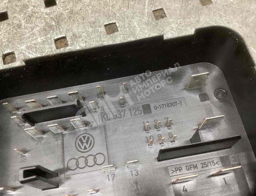 Блок предохранителей Volkswagen Caddy III (2K) 2004-2010  Volkswagen Caddy Caddy III (2K) 2004-2010