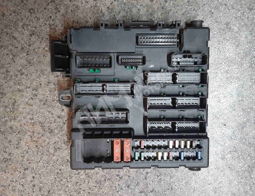 Блок предохранителей Opel Vectra C 2002-2005  Opel Vectra Vectra C 2002-2005