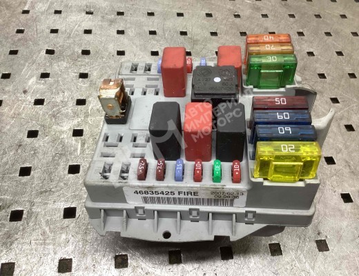 Блок предохранителей Fiat Punto III (199) 2005-2012  Fiat Punto Punto III (199) 2005-2012