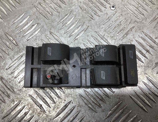 Блок управления стеклоподъемниками Audi A6 C5 (4B) 1997-2001  Audi A6 A6 C5 (4B) 1997-2001