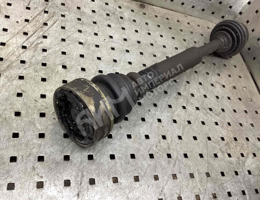 Полуось передняя левая (приводной вал, ШРУС) Volkswagen Passat B5 (3B) 1996-2000  Volkswagen Passat Passat B5 (3B) 1996-2000