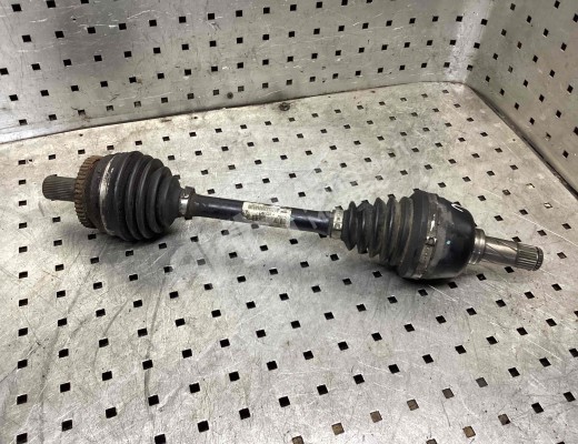 Полуось передняя левая (приводной вал, ШРУС) Volvo V70 II (SW) 2000-2008  Volvo V70 V70 II (SW) 2000-2008