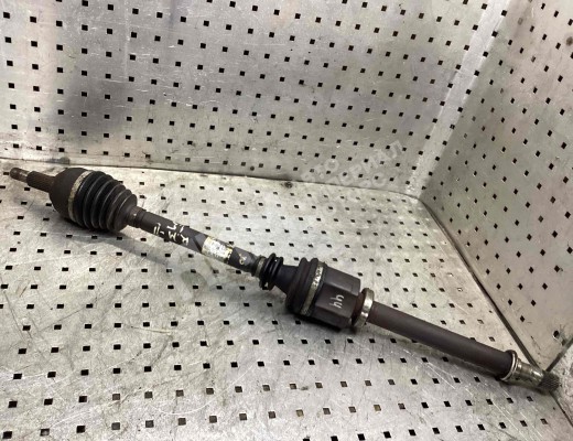 Полуось передняя правая (приводной вал, ШРУС) Renault Megane II 2002-2006  Renault Megane Megane II 2002-2006