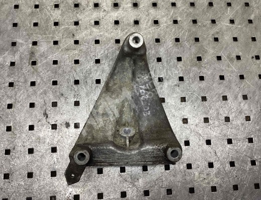 Кронштейн двигателя Audi A8 D2 (4D) 1994-2002  Audi A8 A8 D2 (4D) 1994-2002