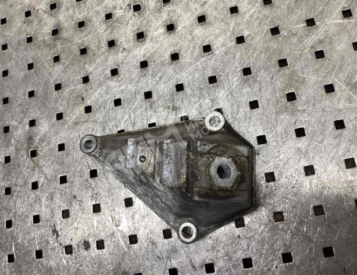 Кронштейн двигателя Audi A8 D2 (4D) 1994-2002  Audi A8 A8 D2 (4D) 1994-2002