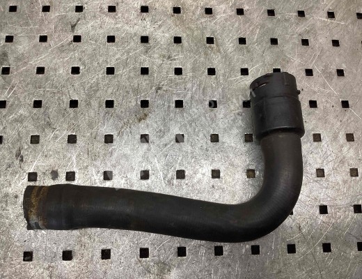 Патрубок радиатора Volkswagen Passat B5 (3B) 1996-2000  Volkswagen Passat Passat B5 (3B) 1996-2000