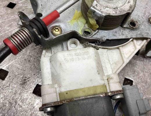 Стеклоподъемник передний левый Nissan Micra III (K12) 2002-2010  Nissan Micra Micra III (K12) 2002-2010