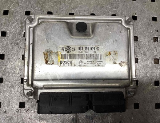 Блок управления двигателем Volkswagen Passat B5+ (3B) 2000-2005 рестайлинг  Volkswagen Passat Passat B5+ (3B) 2000-2005 рестайлинг