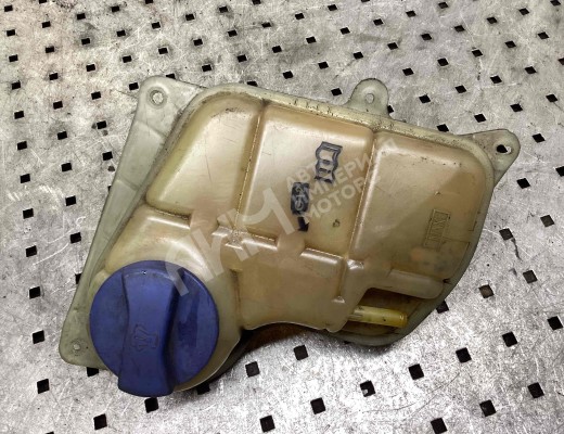 Бачок расширительный Volkswagen Passat B5+ (3B) 2000-2005 рестайлинг  Volkswagen Passat Passat B5+ (3B) 2000-2005 рестайлинг