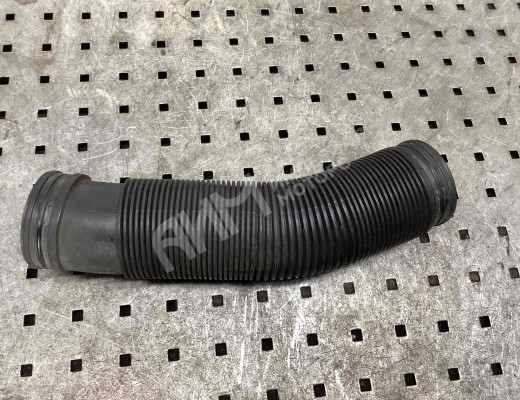 Патрубок воздушного фильтра Volkswagen Golf IV (1J) 1997-2004  Volkswagen Golf Golf IV (1J) 1997-2004