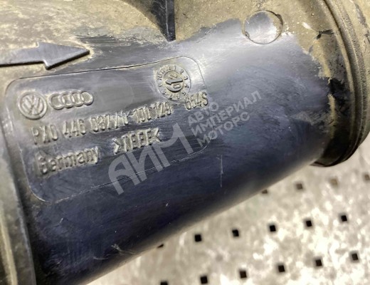 Патрубок воздушного фильтра Volkswagen Golf IV (1J) 1997-2004  Volkswagen Golf Golf IV (1J) 1997-2004