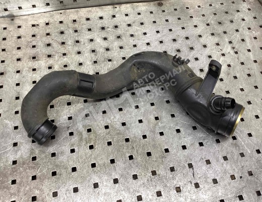 Патрубок воздушного фильтра Volkswagen Golf IV (1J) 1997-2004  Volkswagen Golf Golf IV (1J) 1997-2004