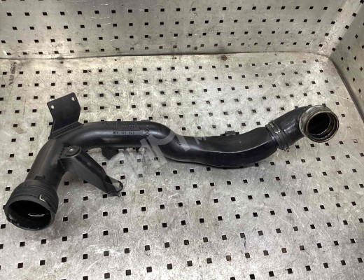 Патрубок интеркулера Volkswagen Passat B5+ (3B) 2000-2005 рестайлинг  Volkswagen Passat Passat B5+ (3B) 2000-2005 рестайлинг