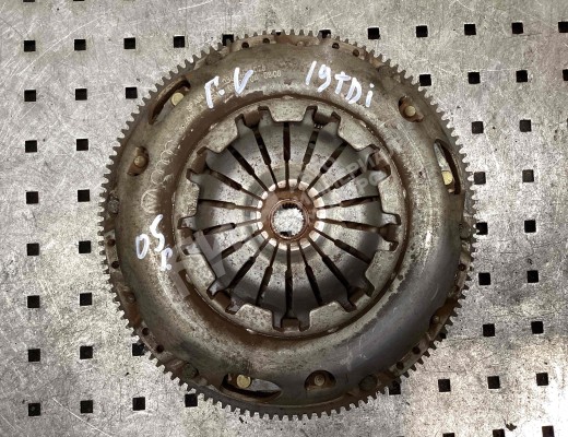 Комплект сцепления Volkswagen Golf V (1K) 2004-2009  Volkswagen Golf Golf V (1K) 2004-2009