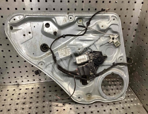 Стеклоподъемник задний левый Volkswagen Passat B5+ (3B) 2000-2005 рестайлинг  Volkswagen Passat Passat B5+ (3B) 2000-2005 рестайлинг