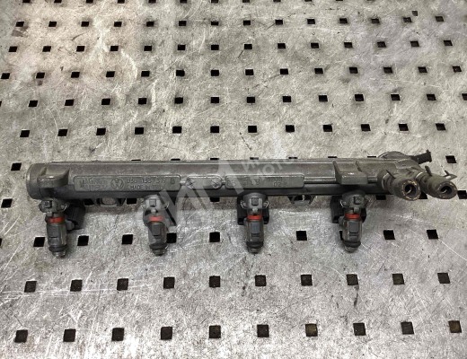 Форсунка Volkswagen Golf V (1K) 2004-2009  Volkswagen Golf Golf V (1K) 2004-2009